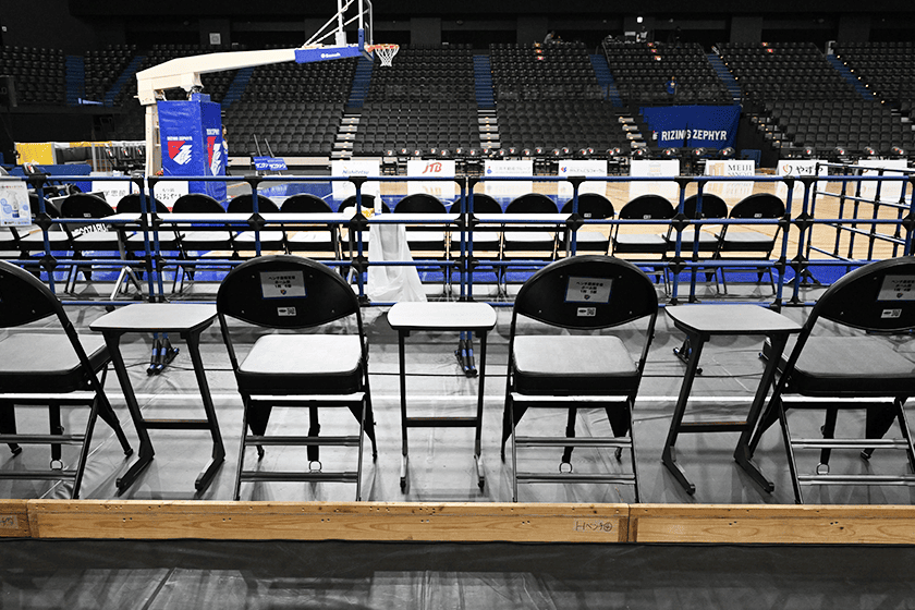 ベンチ裏指定席